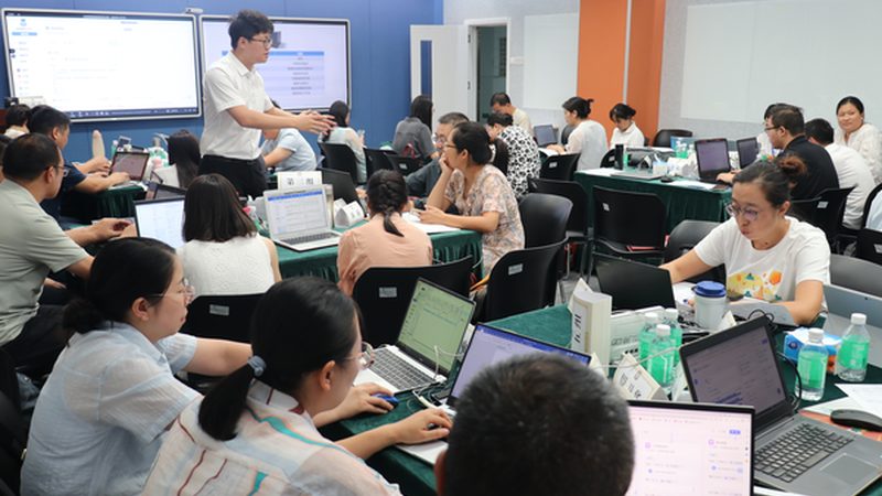 证书含金量：关注办学许可证与教育部认证