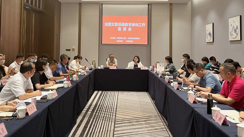 小标题：课程设计工具的重要性